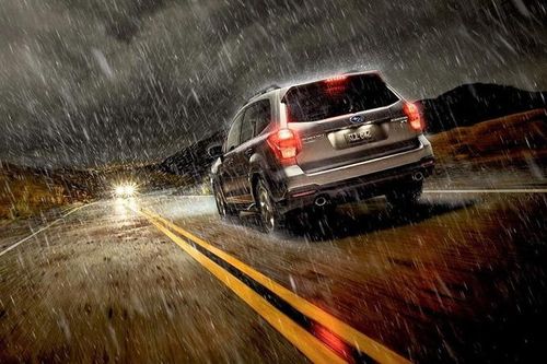 7 nguyên tắc an toàn khi lái xe dưới trời mưa lớn