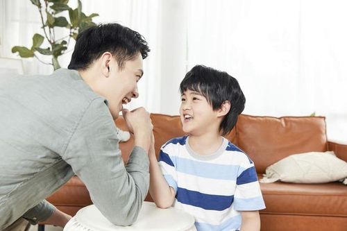 Dạy con trai thành tài: Tránh gậy gộc, quan trọng nhất là rèn tự lập
