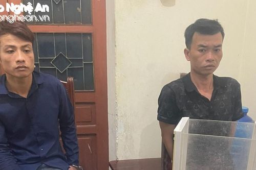 Bắt 2 đối tượng trên đường vận chuyển ma túy đi tiêu thụ