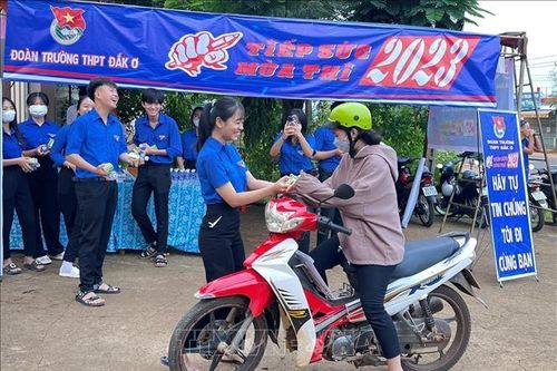 Kịp thời hỗ trợ thí sinh có hoàn cảnh khó khăn ở Bù Gia Mập, Bình Phước