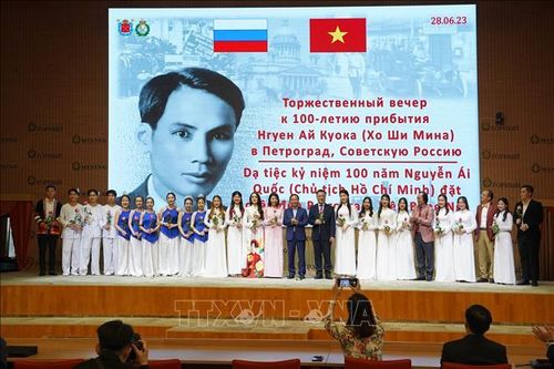 Ấn tượng đêm nhạc kỷ niệm 100 năm Chủ tịch Hồ Chí Minh đặt chân đến Liên Xô