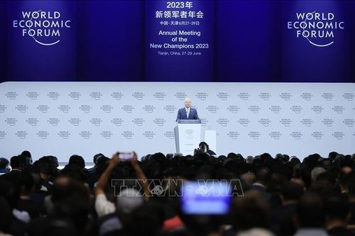 Hội nghị WEF Thiên Tân bế mạc, nêu bật vai trò hợp tác trước những thách thức toàn cầu