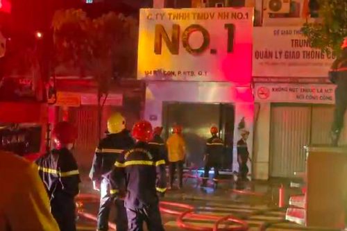 TP Hồ Chí Minh: Cháy nhà hàng 7 tầng ở trung tâm Quận 1