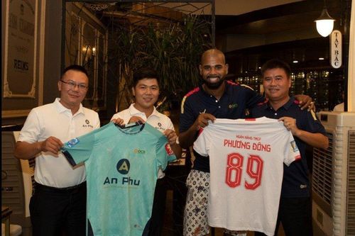 Cựu Vua phá lưới V.League bất ngờ chuyển sang đá phủi