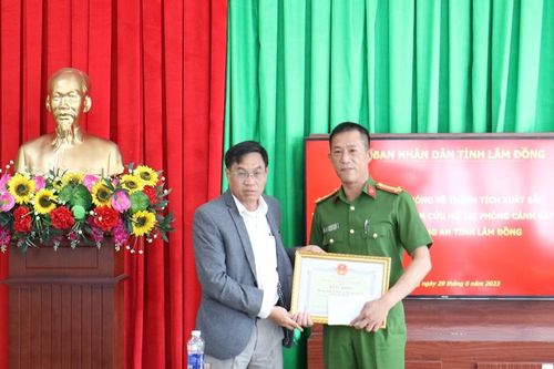 Lâm Đồng: Khen thưởng đột xuất Phòng Cảnh sát PCCC-CNCH