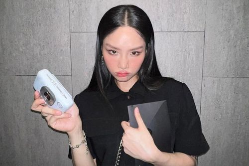 Miu Lê ủng hộ fan 'xõa hết mình', khéo léo nói về việc ăn kiêng