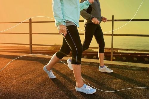 Nghiên cứu mới: Đi bộ ngắn giúp giảm lượng đường trong máu