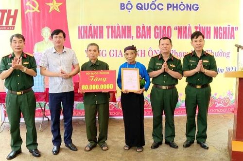 Trao nhà tình nghĩa cho thương binh 4/4