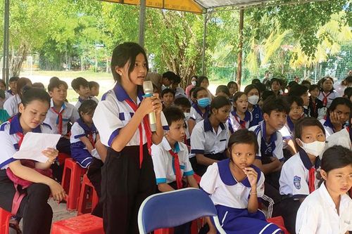 Lắng nghe và thấu hiểu trẻ em