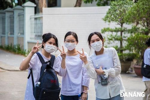 'Nhận quà' từ môn Ngoại ngữ