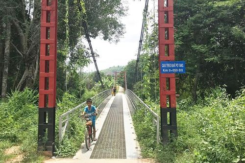 Chư Păh quan tâm sửa chữa cầu treo dân sinh