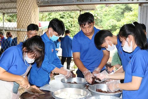 Góp sức trẻ vào thành công của kỳ thi