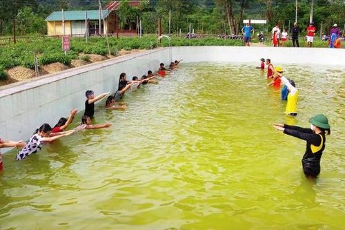Dạy bơi miễn phí nơi biên cương