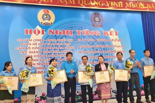 Tổng kết 20 năm hợp tác đào tạo cán bộ công đoàn Việt Lào