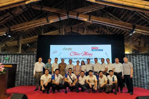 Gala Dinner Tạp chí Kinh tế Môi trường nhân kỷ niệm ngày 21.6: Kết nối sức mạnh- Bứt phá thành công
