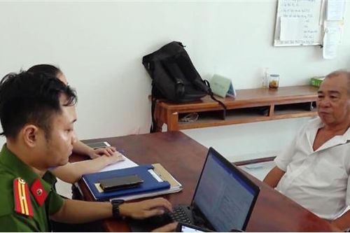 Bắt tạm giam đối tượng lợi dụng quyền tự do để xuyên tạc sự thật