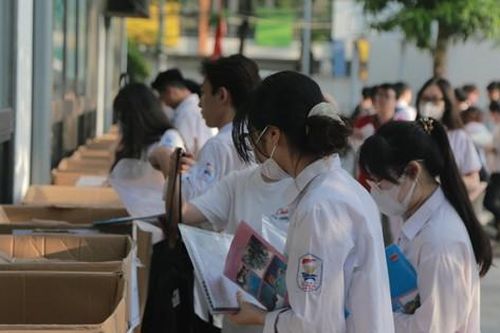 Lọt đề thi tốt nghiệp THPT: Đình chỉ thi 2 thí sinh, dừng coi thi với cán bộ liên quan