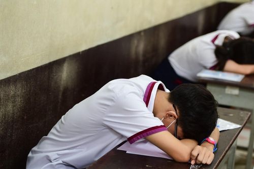 Nam sinh bị điểm 0 vì ngủ quên trong kỳ thi tốt nghiệp được miễn thi