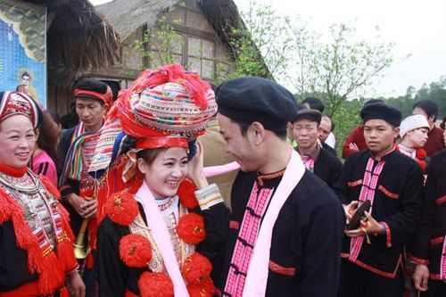 Nâng cao nhận thức thực hiện nếp sống văn minh trong việc cưới, việc tang, lễ hội: Cưới, tang theo nếp sống mới