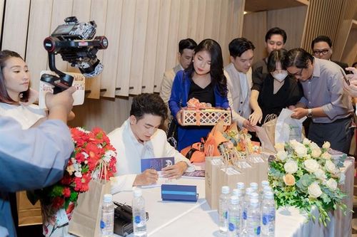 Ra mắt sách 'Thương một người đã có người thương'