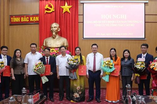 Bắc Kạn tiếp tục luân chuyển, bổ nhiệm cán bộ