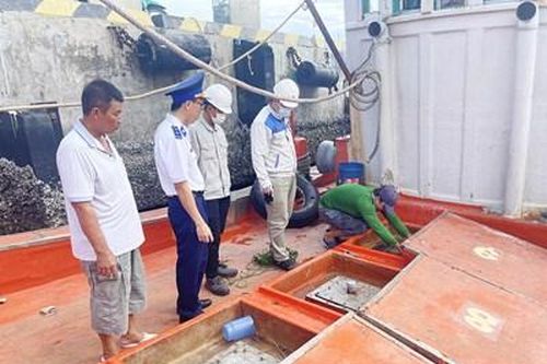 Cảnh sát biển phát hiện, bắt giữ tàu vận chuyển dầu D.O trái phép