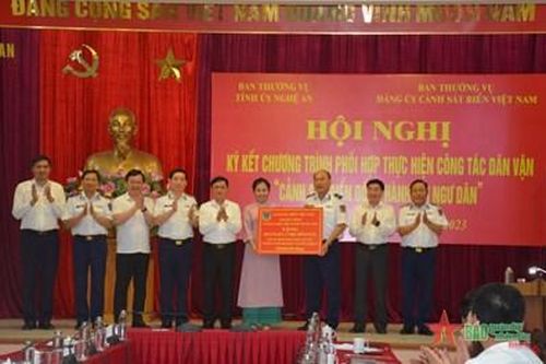 Ký kết Chương trình phối hợp công tác dân vận 'Cảnh sát biển đồng hành với ngư dân'
