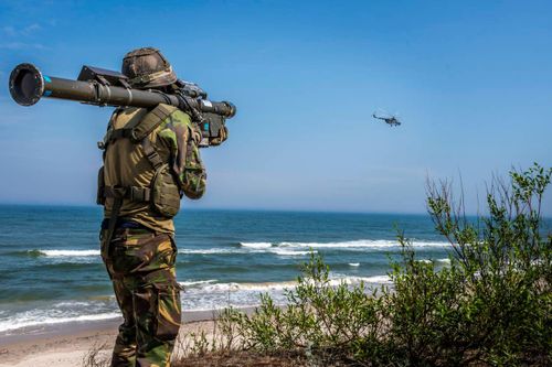 Raytheon cần kỹ sư về hưu để tăng sức mạnh cho Stinger