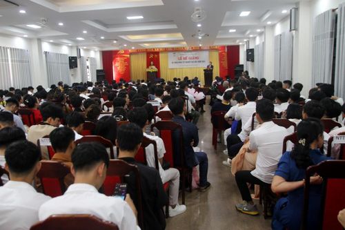 Trường ĐH Nông lâm Huế trao bằng tốt nghiệp cho gần 550 sinh viên