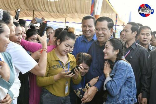 Thủ tướng Campuchia kêu gọi hòa bình, ổn định trước tổng tuyển cử