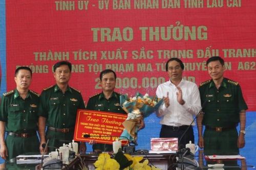 Lào Cai: Thưởng nóng bộ đội biên phòng bắt giữ liên tiếp các vụ ma túy lớn