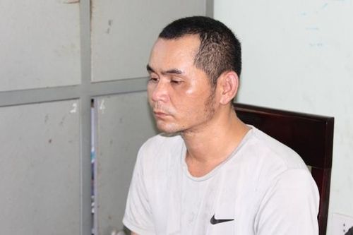 Bị phát hiện vận chuyển ma túy, đối tượng dùng dao chống trả lực lượng chức năng
