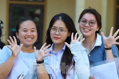 Rạng rỡ những nụ cười xua tan áp lực mùa thi
