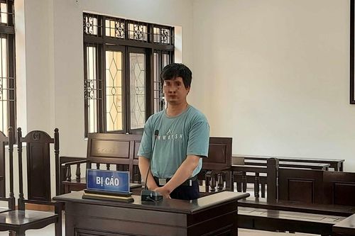 Mang án tù vì không giao con cho vợ cũ