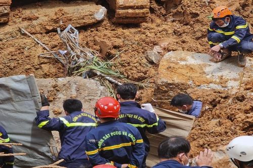 Khen thưởng lực lượng cứu người trong sạt lở ở Đà Lạt