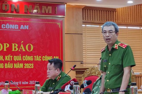 Tiếp tục xác minh đơn tố cáo tiền tiết kiệm thành hợp đồng bảo hiểm