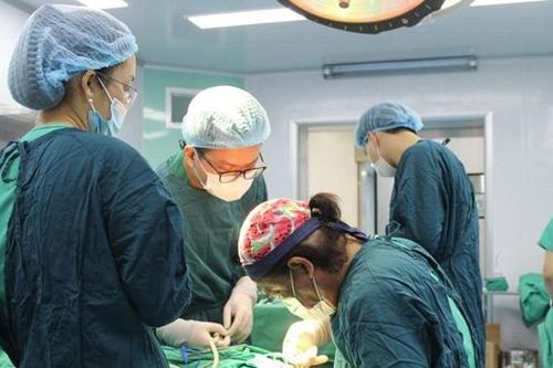 Phẫu thuật miễn phí cho trẻ mắc dị tật vận động ở Bệnh viện Đa khoa Hà Giang