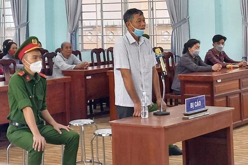 Phạt tù người đàn ông lái xe ben tông thẳng vào trung úy công an
