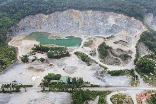 Cần sớm làm rõ vụ nổ mìn khai thác đá 'bất thường' ở núi Hồng Lĩnh