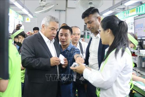 Lấy người lao động là trung tâm của sự phát triển