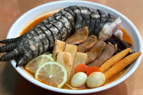 Mì 'quái vật Godzilla' trở thành món ăn gây sốt ở Đài Loan (Trung Quốc)