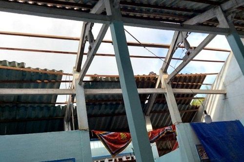 Vĩnh Long: Lốc xoáy càn quét thiệt hại 46 căn nhà