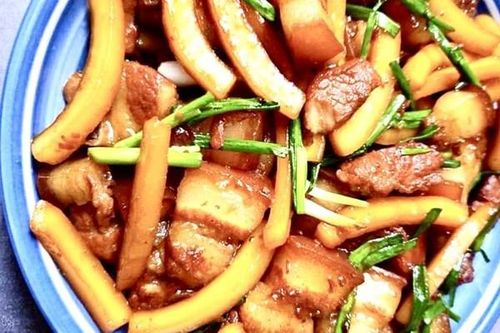 Cách làm các món ăn ngon và nhanh: Thịt rang dừa