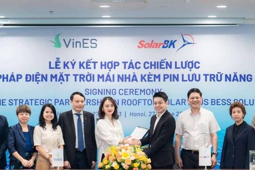 VinES bắt tay đơn vị trong nước phát triển điện mái nhà kèm pin tích điện