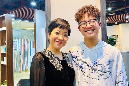 Quý tử nhà MC Thảo Vân nhất quyết không cho mẹ đưa đi thi, lý luận khiến mẹ 'chào thua'