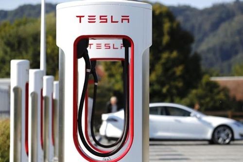 Công nghệ sạc của Tesla liệu có trở thành tiêu chuẩn sạc xe điện tại Mỹ?