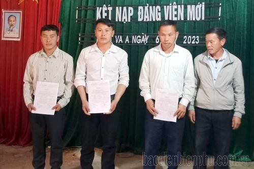 Phát triển đảng viên người dân tộc thiểu số