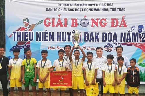 Xã Trang vô địch Giải Bóng đá thiếu niên huyện Đak Đoa