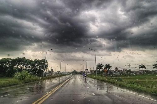 Nắng gắt bão
