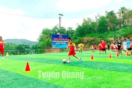 Rèn luyện thể chất cho trẻ trong dịp hè